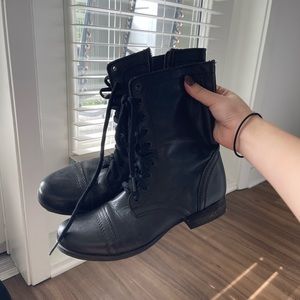 Steve madden lace up boots